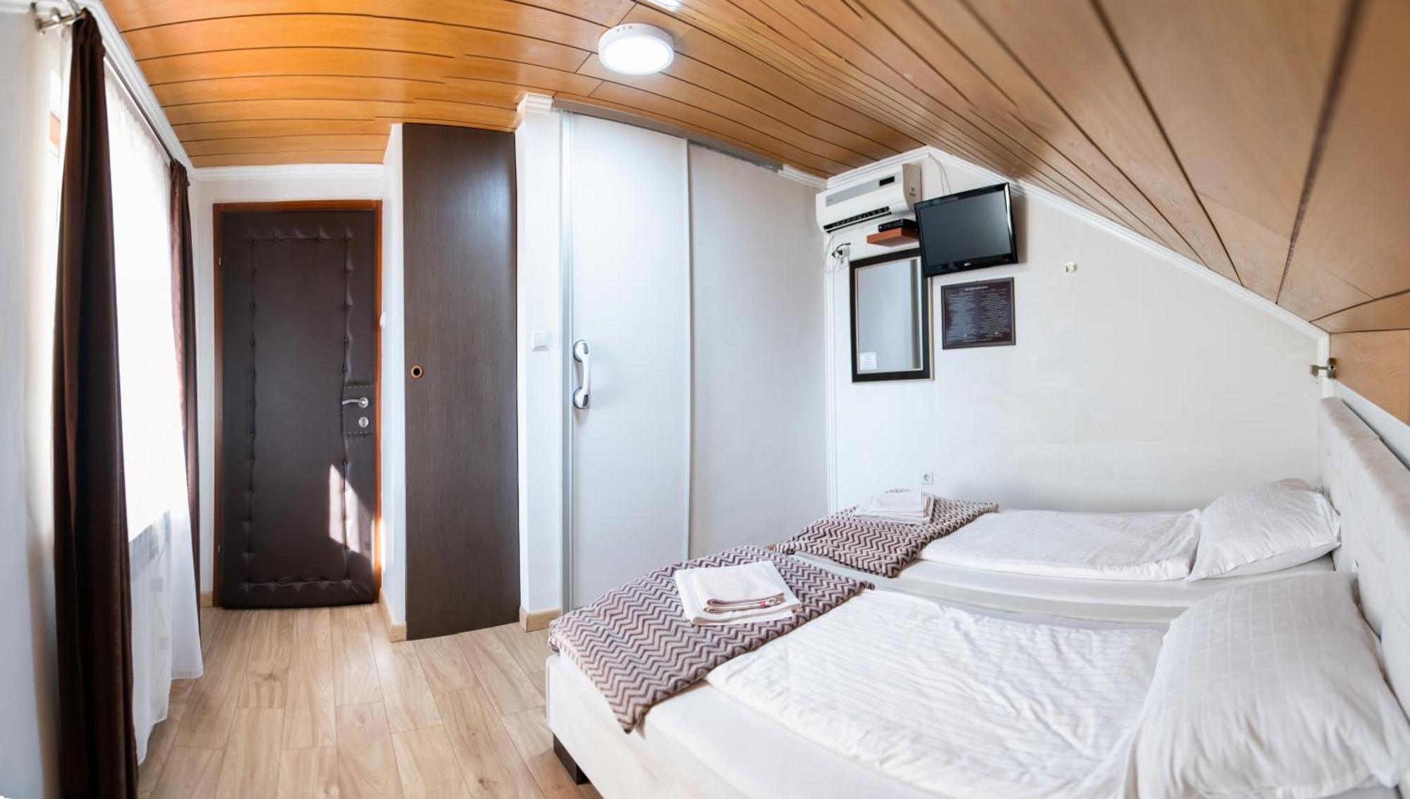 Guest House Ćiro SJJ Extérieur photo