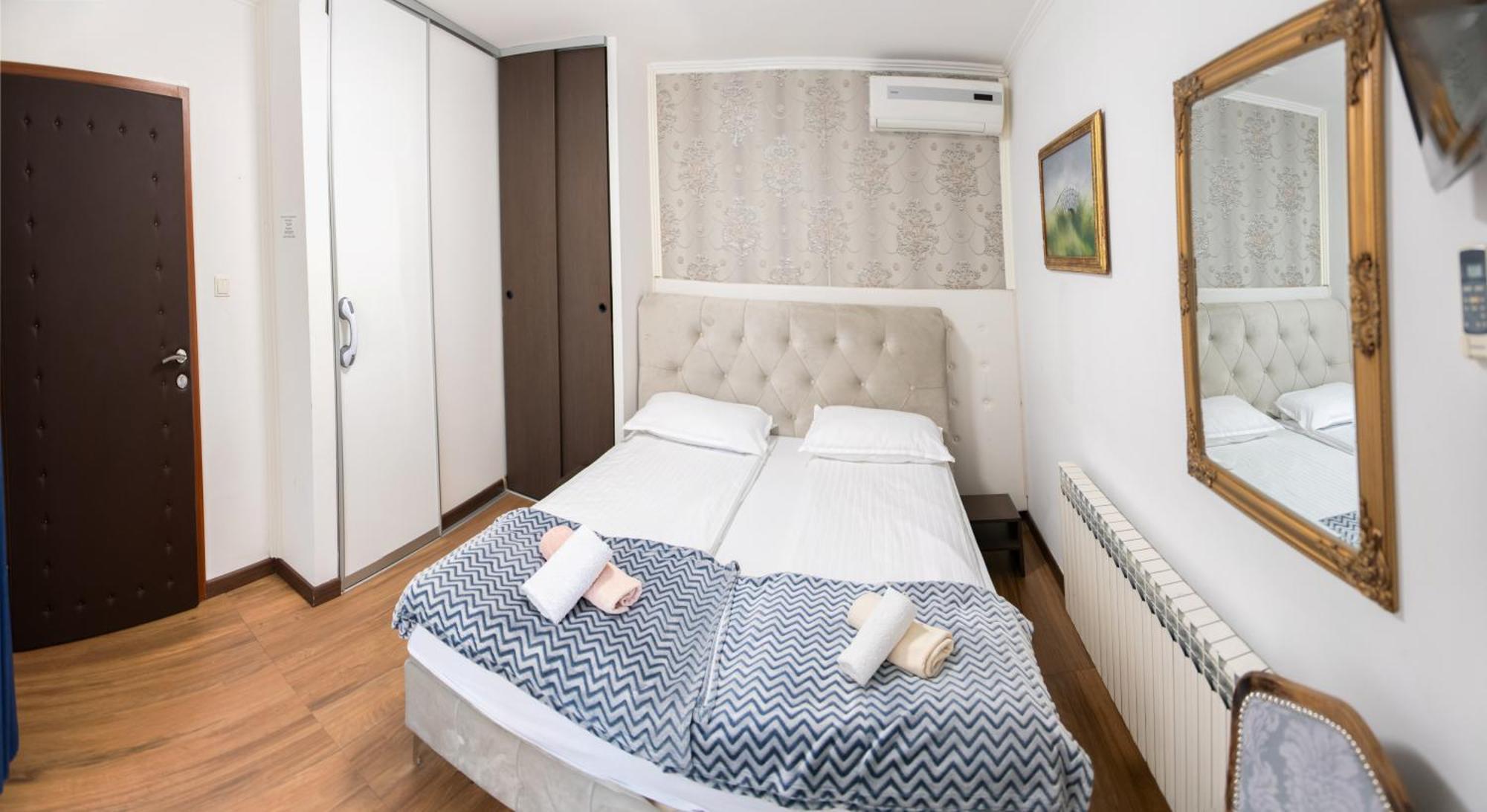 Guest House Ćiro SJJ Extérieur photo
