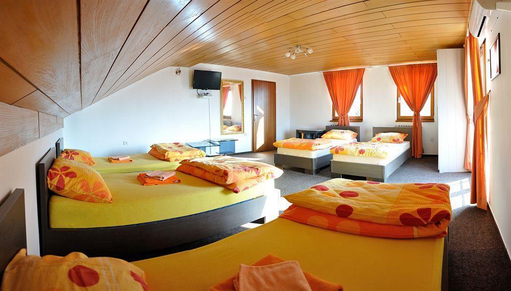 Guest House Ćiro SJJ Extérieur photo
