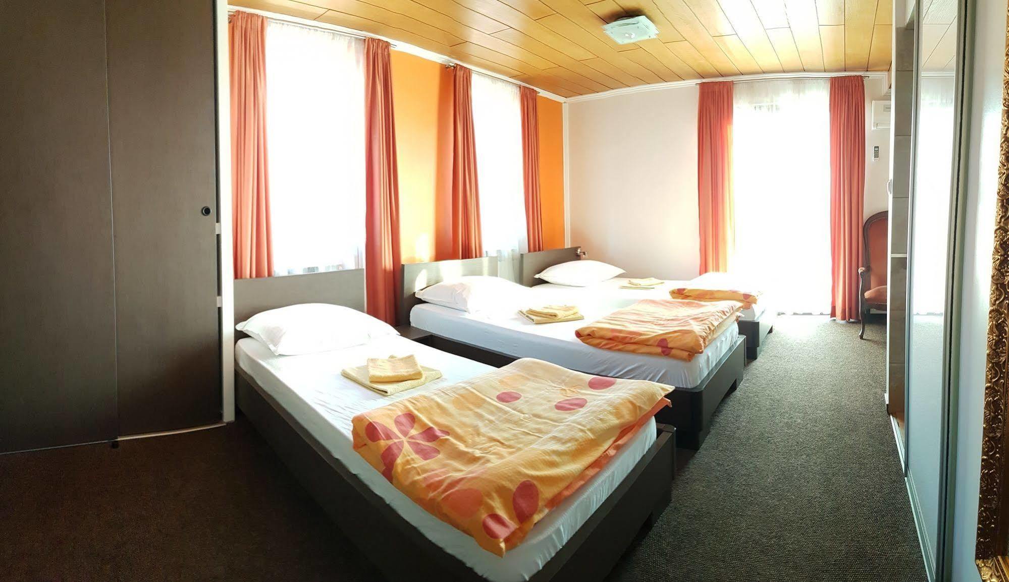 Guest House Ćiro SJJ Extérieur photo
