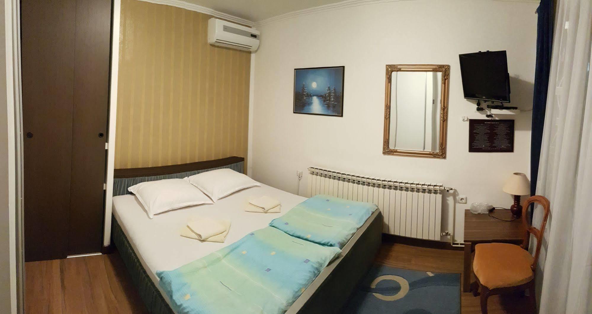 Guest House Ćiro SJJ Extérieur photo
