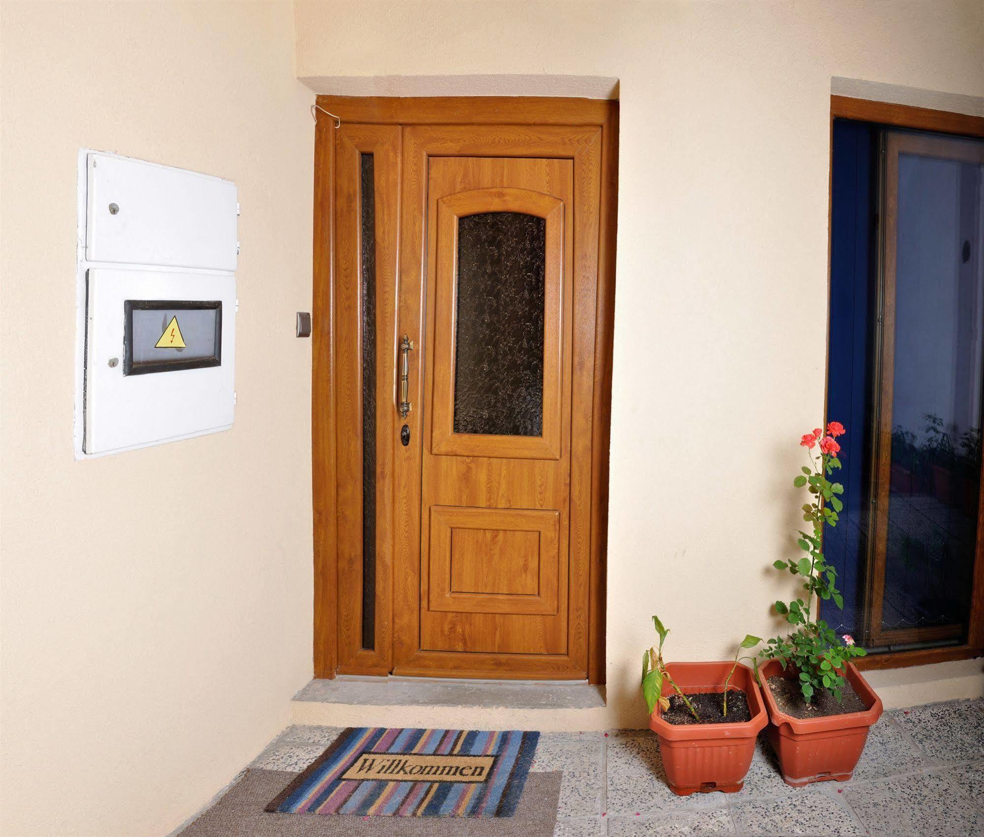 Guest House Ćiro SJJ Extérieur photo